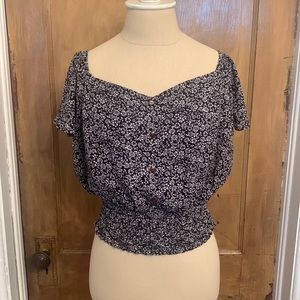 Like new! Monteau XL floral print flutter sleeve/ off shoulder top w cinch waist